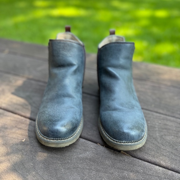 Chelsea Boot - Picture 3 of 4